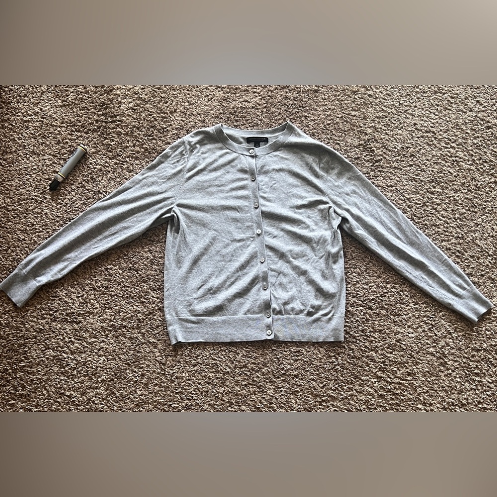 Banana Republic Gray Medium Sweater Button Front Cardigan EUC